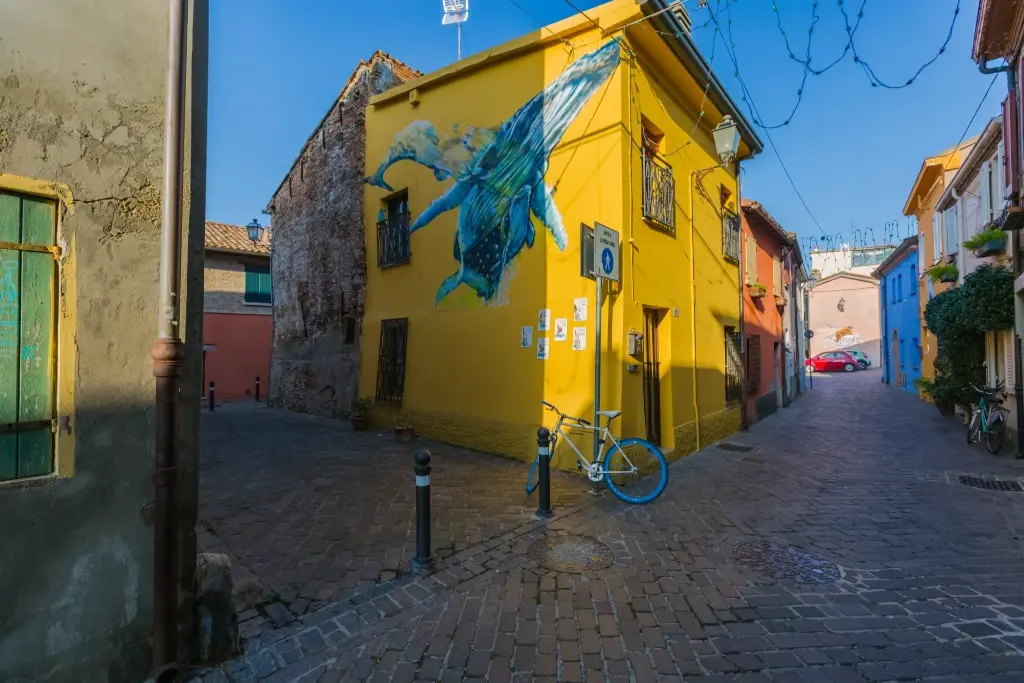 balena e casa gialla